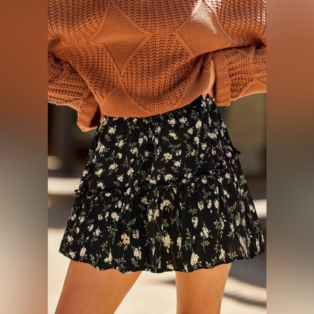 American Eagle Floral Ruffle mini Skirt NWT